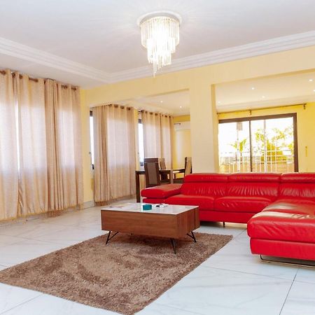 Loumia Premium Bonapriso Appartement Douala Buitenkant foto