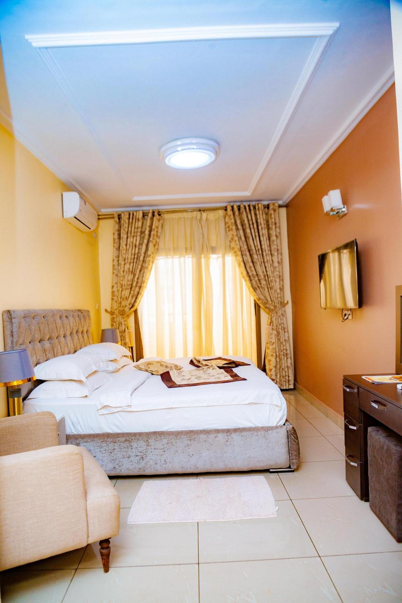 Loumia Premium Bonapriso Appartement Douala Buitenkant foto